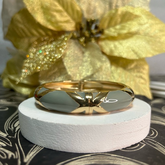 NWOT Nordstrom Sequin Bracelet Grey with Gold Designs Open Clasp - Picture 1 of 4